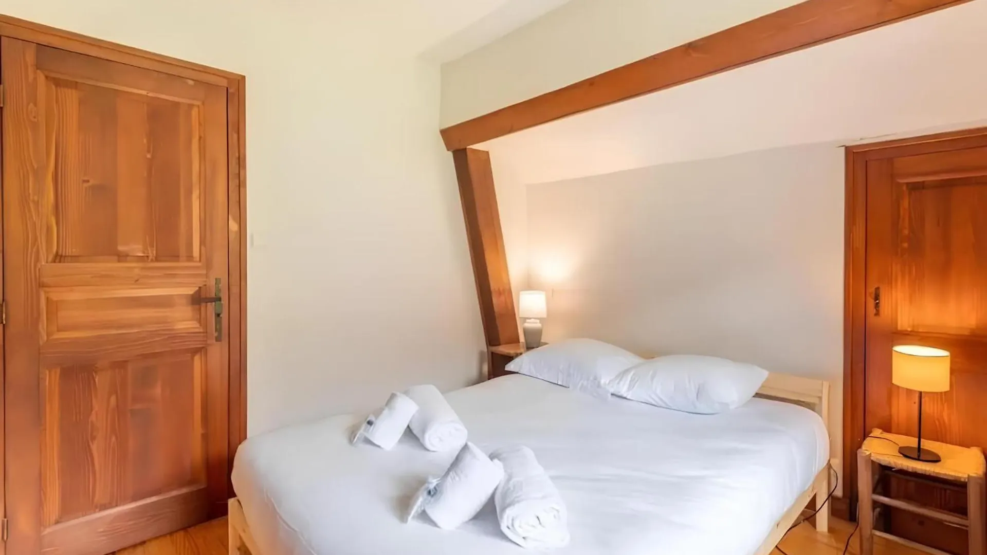 Maison Jumelee Avec Terrasse - A 200M Du Lac D'Annecy Sevrier 0*,  France