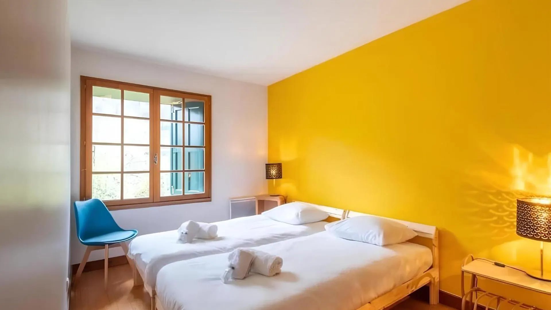Holiday home Maison Jumelee Avec Terrasse - A 200M Du Lac D'Annecy Sevrier