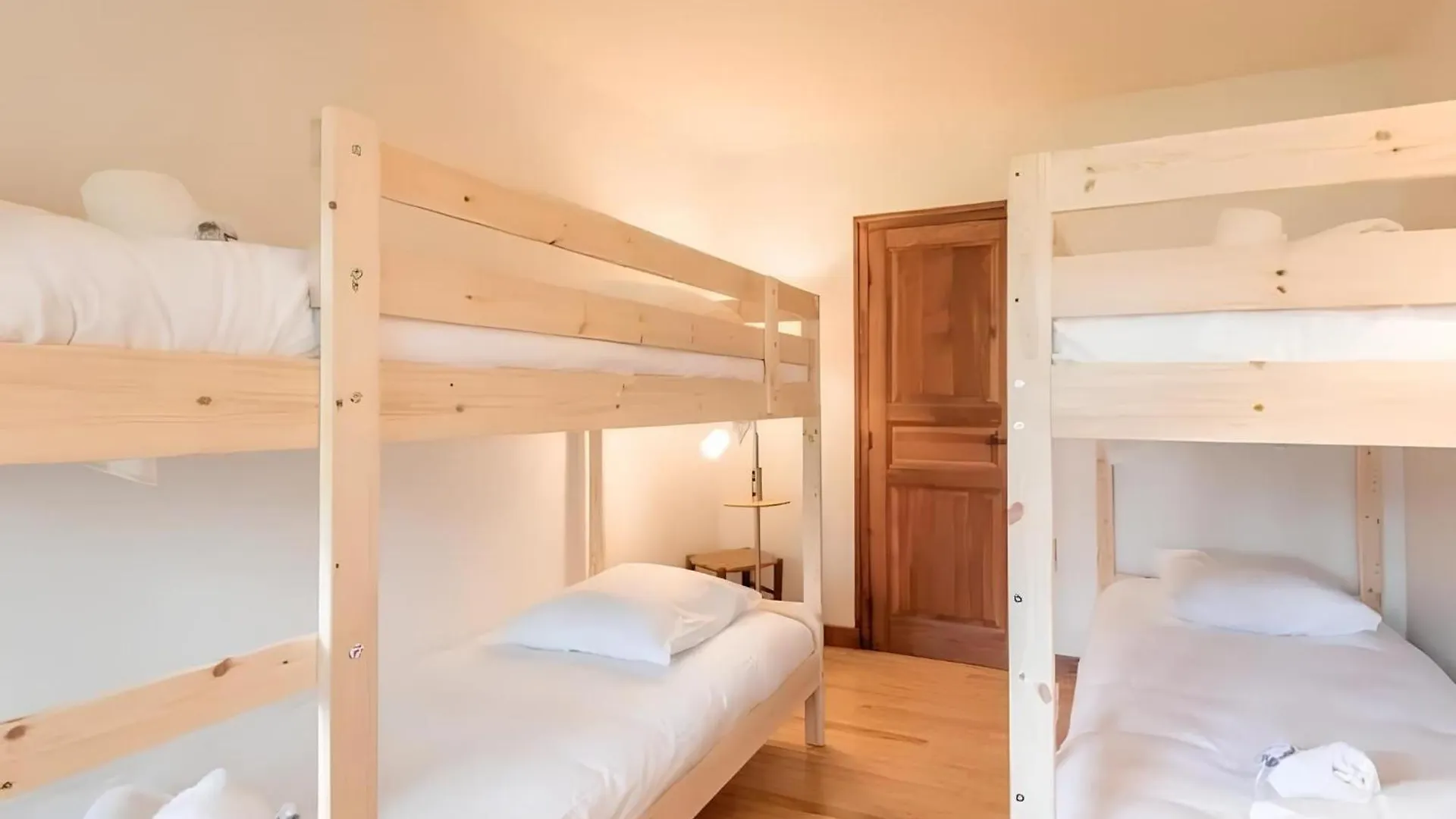 Holiday home Maison Jumelee Avec Terrasse - A 200M Du Lac D'Annecy Sevrier